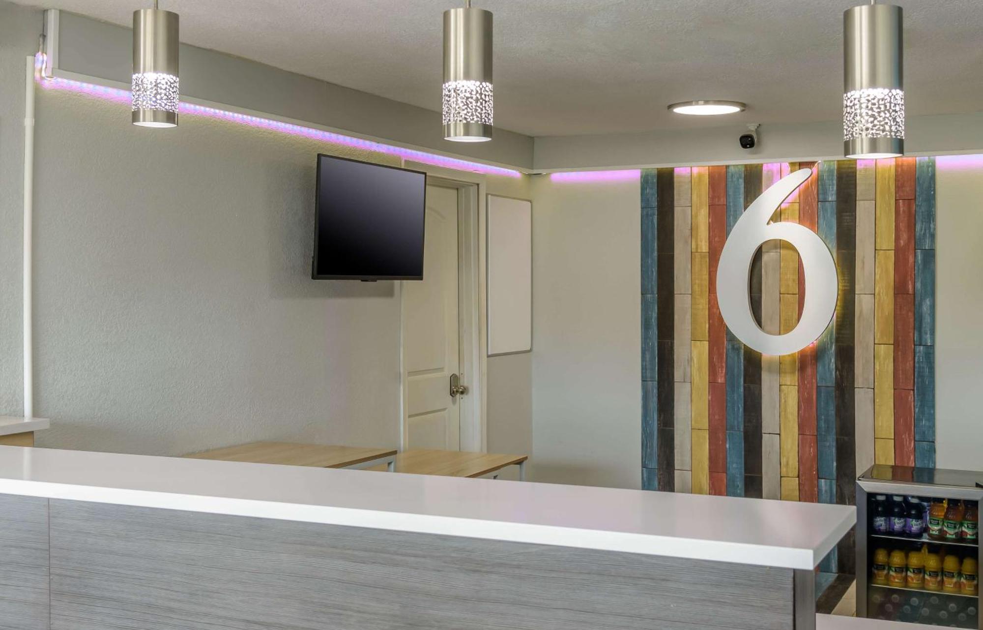 Home 6 Motel Топика Экстерьер фото