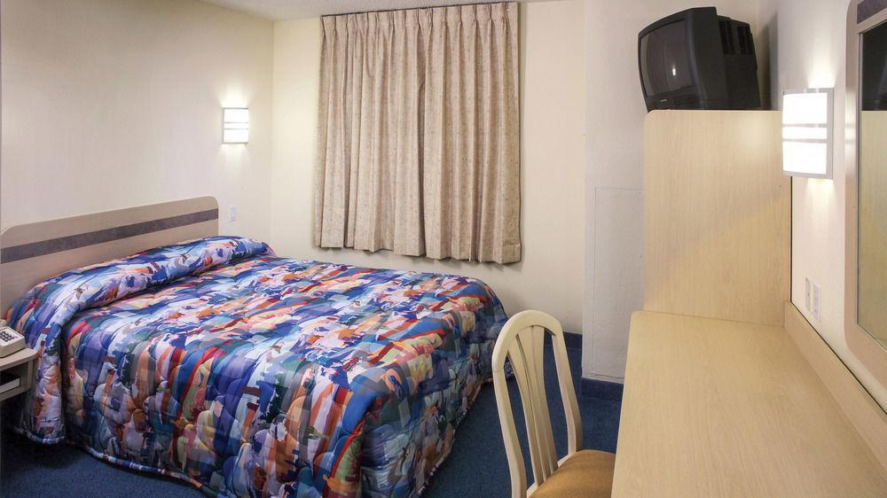 Home 6 Motel Топика Экстерьер фото